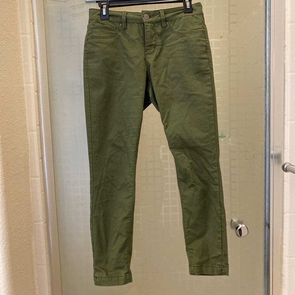 Green, skinny jeans!